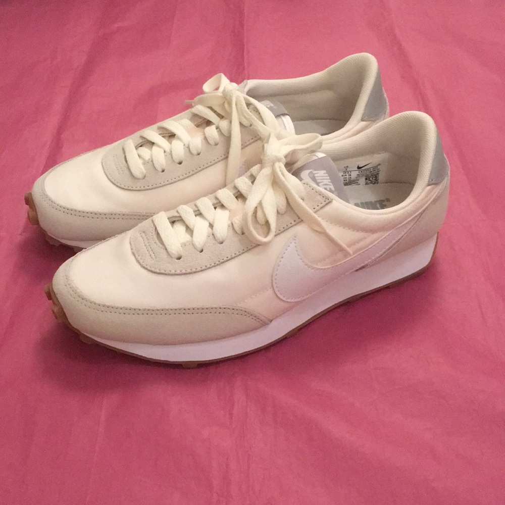 Nike Women's Daybreak